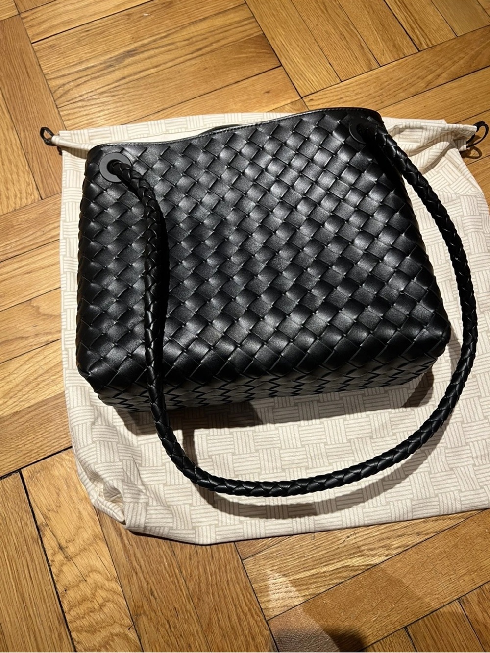 Bottega Veneta Andiamo Medium Black leather bag - Picture 5 of 13